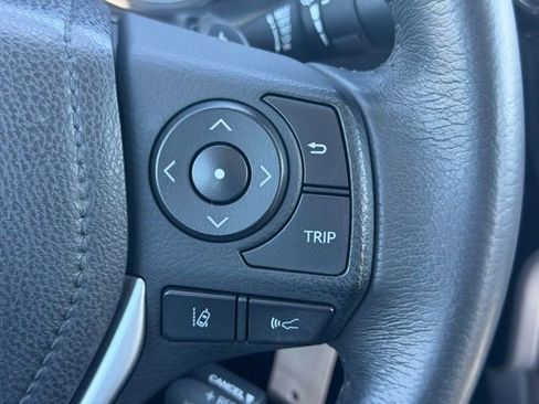 Used 2017 Toyota Corolla SE FWD image 20