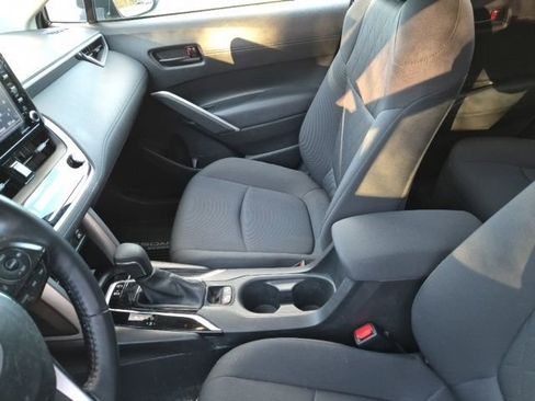 Used 2022 Toyota Corolla Cross LE image 16