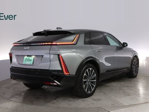 Used 2024 Cadillac Lyriq Sport w/ LPO, Floor Liner Package AWD/4WD image 3