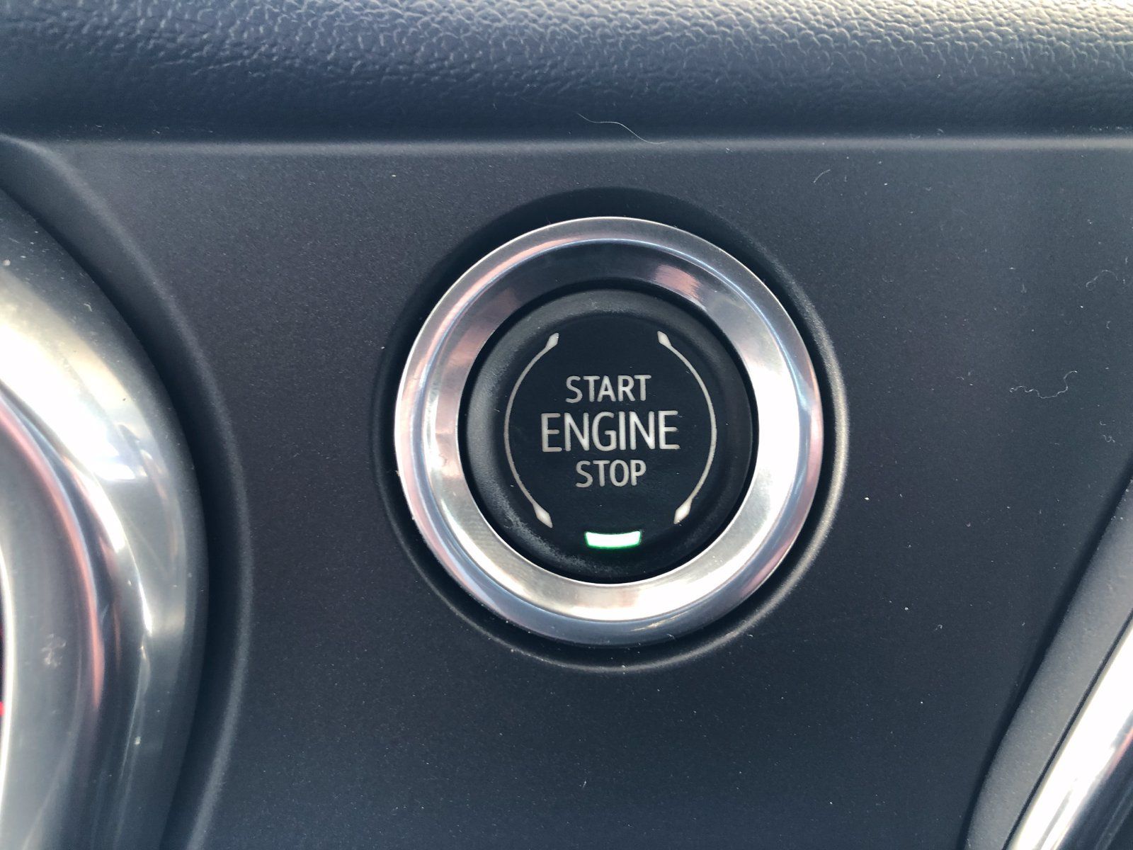 Used 2020 Chevrolet Blazer Premier FWD image 29