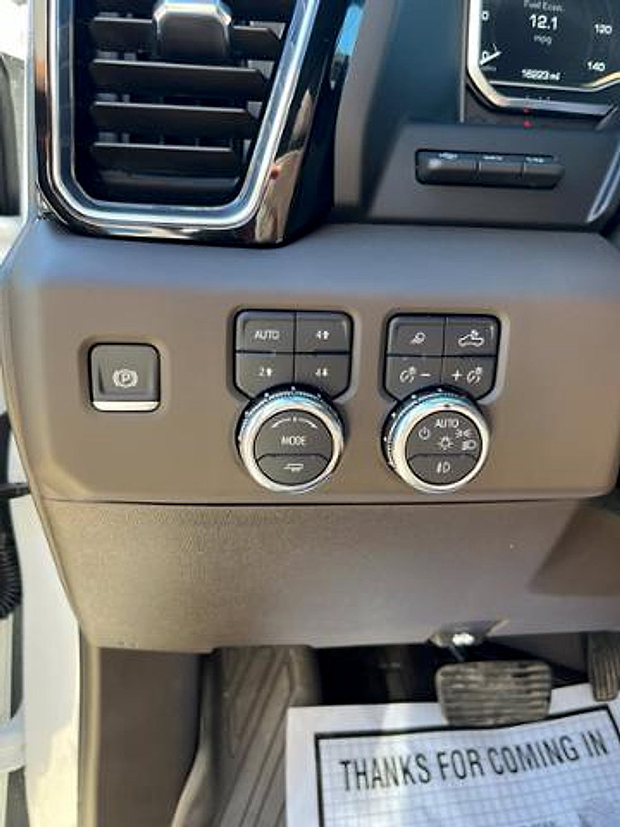 Used 2025 GMC Sierra 1500 Denali w/ Denali Reserve Package AWD/4WD image 11