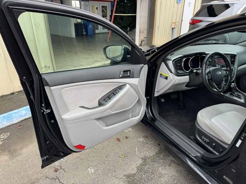 Used 2011 Kia Optima LX w/ Convenience Pkg image 21