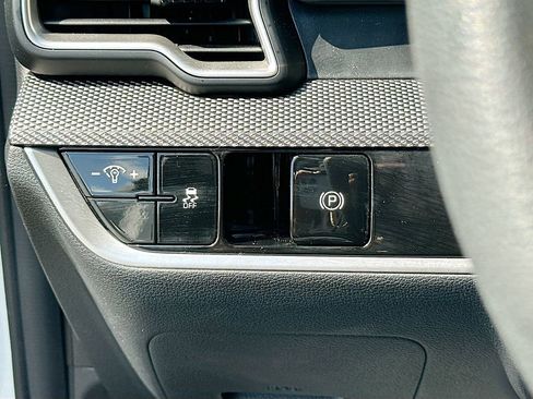 Certified 2025 Kia Sportage LX FWD image 10