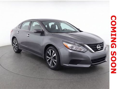 Used 2017 Nissan Altima 2.5 S w/ Power Driver Seat Package FWD image 3