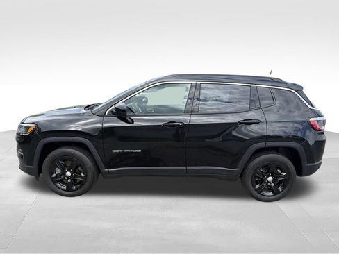 Used 2023 Jeep Compass Latitude w/ Convenience Group AWD/4WD image 4