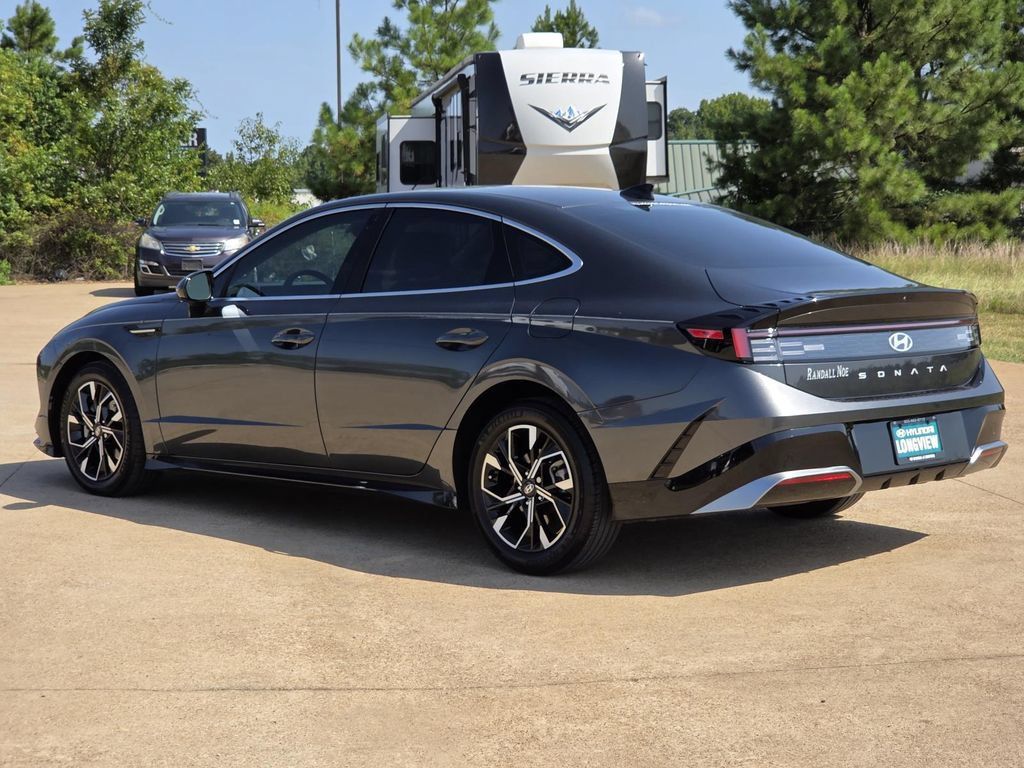 Used 2024 Hyundai Sonata SEL FWD image 4