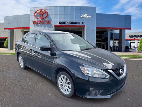 Used 2019 Nissan Sentra SV image 2