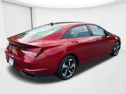 Used 2023 Hyundai Elantra SEL w/ Convenience Package FWD image 5