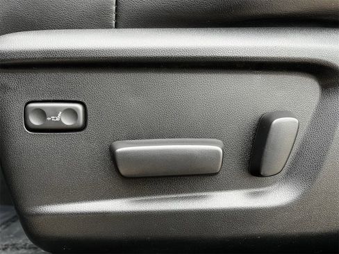 Used 2020 Toyota Tundra Platinum image 24