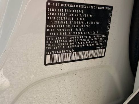 Used 2024 Volkswagen Tiguan Wolfsburg Edition image 27