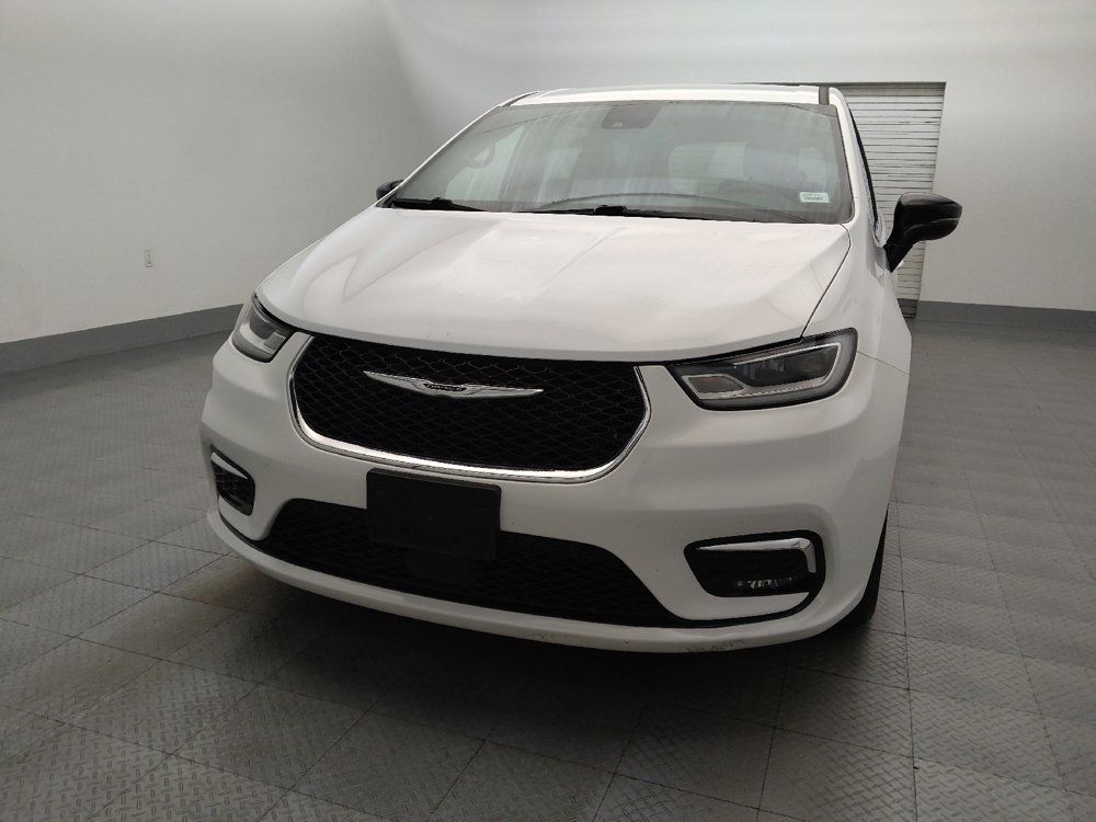 Used 2024 Chrysler Pacifica Touring FWD image 15