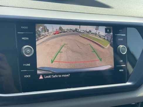 Certified 2022 Volkswagen Taos SE FWD image 14