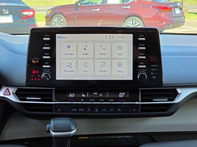 Used 2024 Toyota Sienna XLE w/ XLE Plus Package AWD/4WD image 26