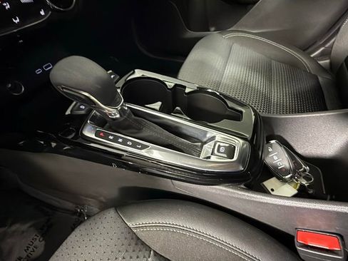 Used 2025 Chevrolet Trax LT w/ Driver Confidence Package image 22