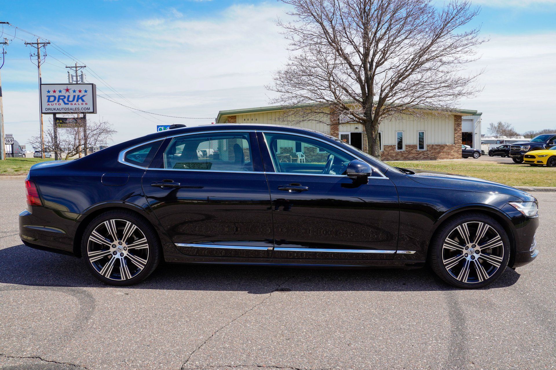 Used 2023 Volvo S90 B6 Ultimate w/ Protection Package Premier AWD/4WD image 2