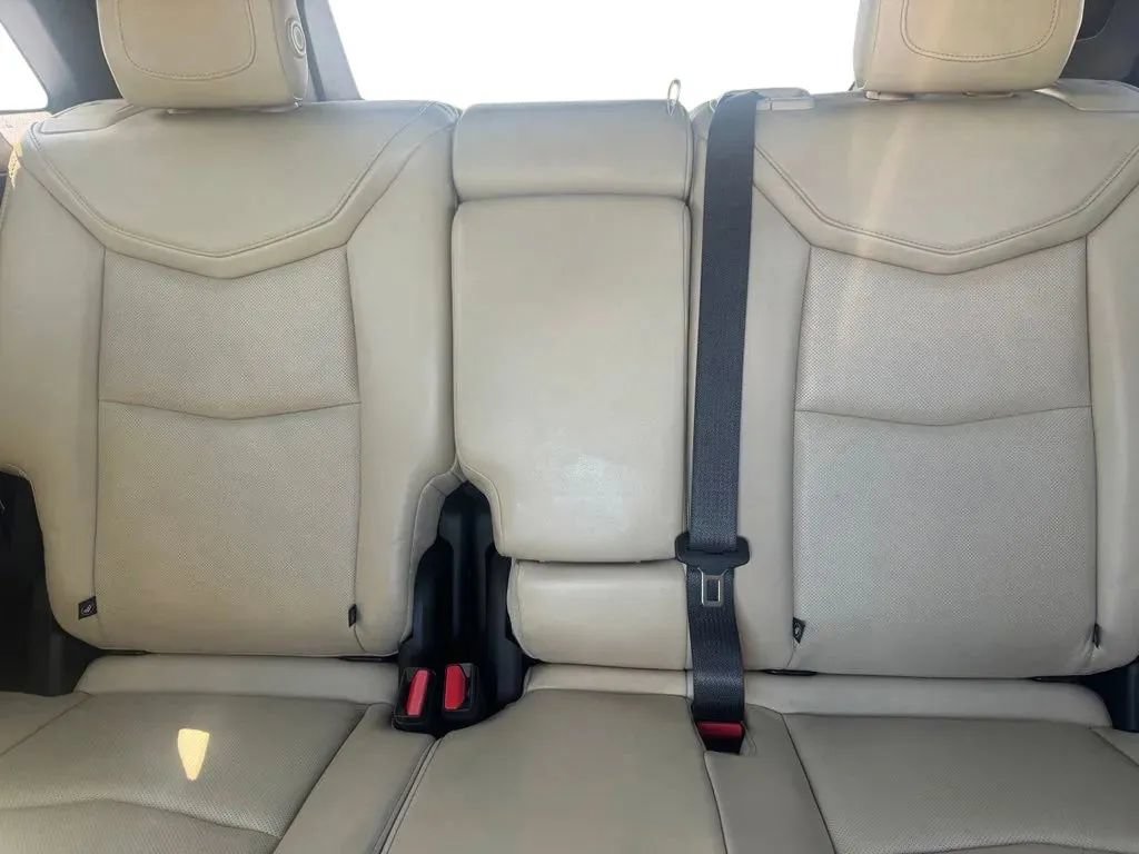 Used 2018 Cadillac XT5 Luxury w/ Driver Awareness Package FWD image 18