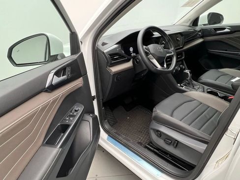 Used 2024 Volkswagen Taos SEL image 20