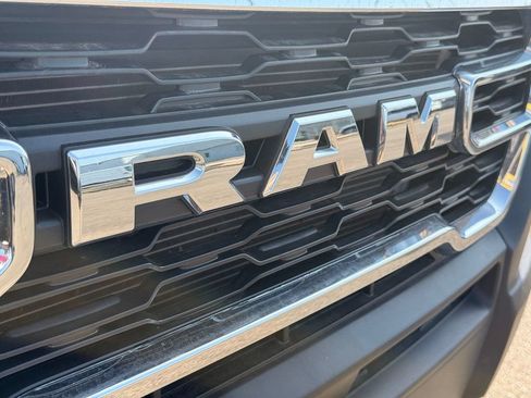 Used 2025 RAM ProMaster 2500 w/ U-Haul Equipment Group FWD image 9