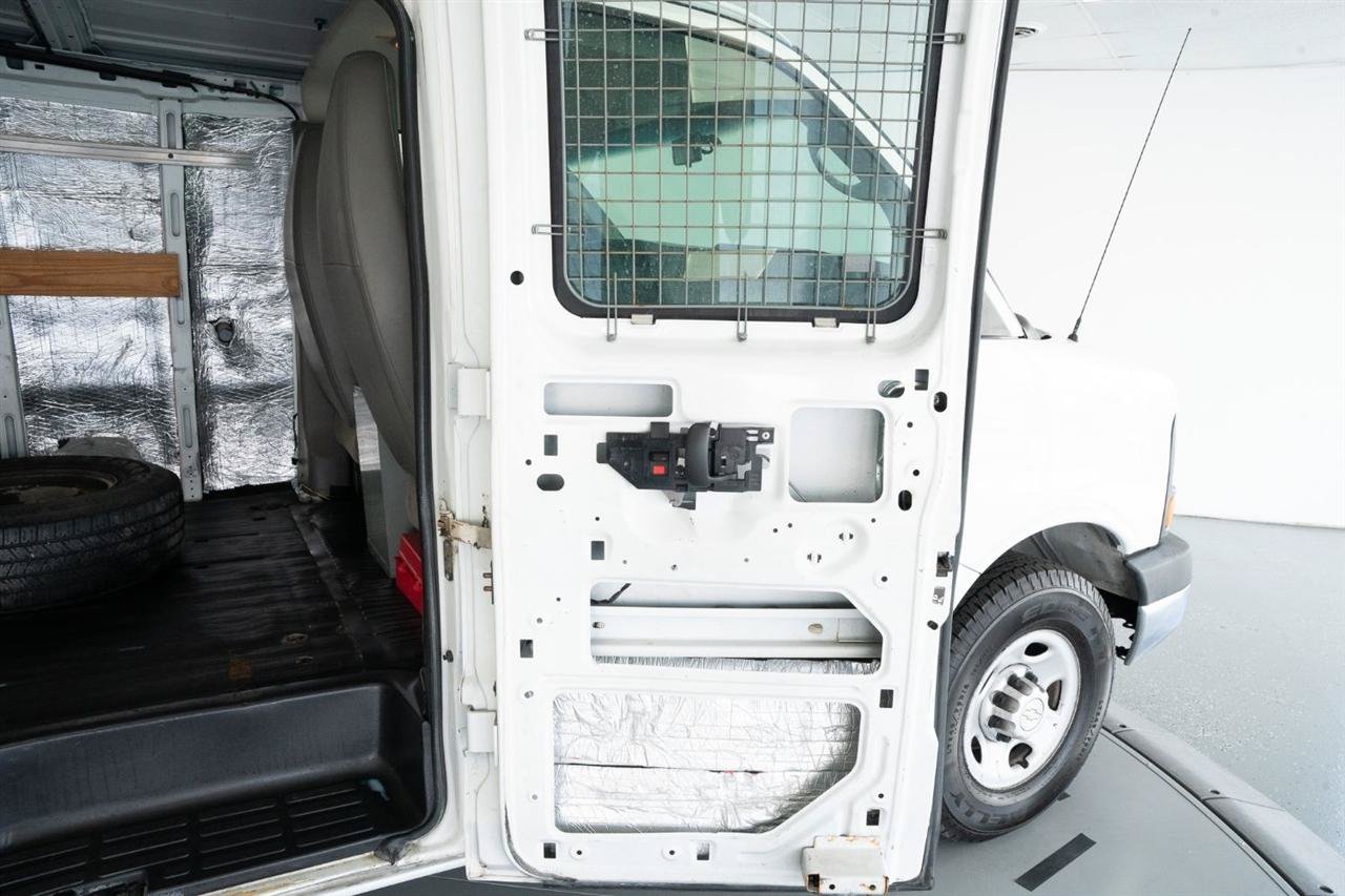 Used 2014 Chevrolet Express 2500 w/ Cold Climate Package RWD image 17