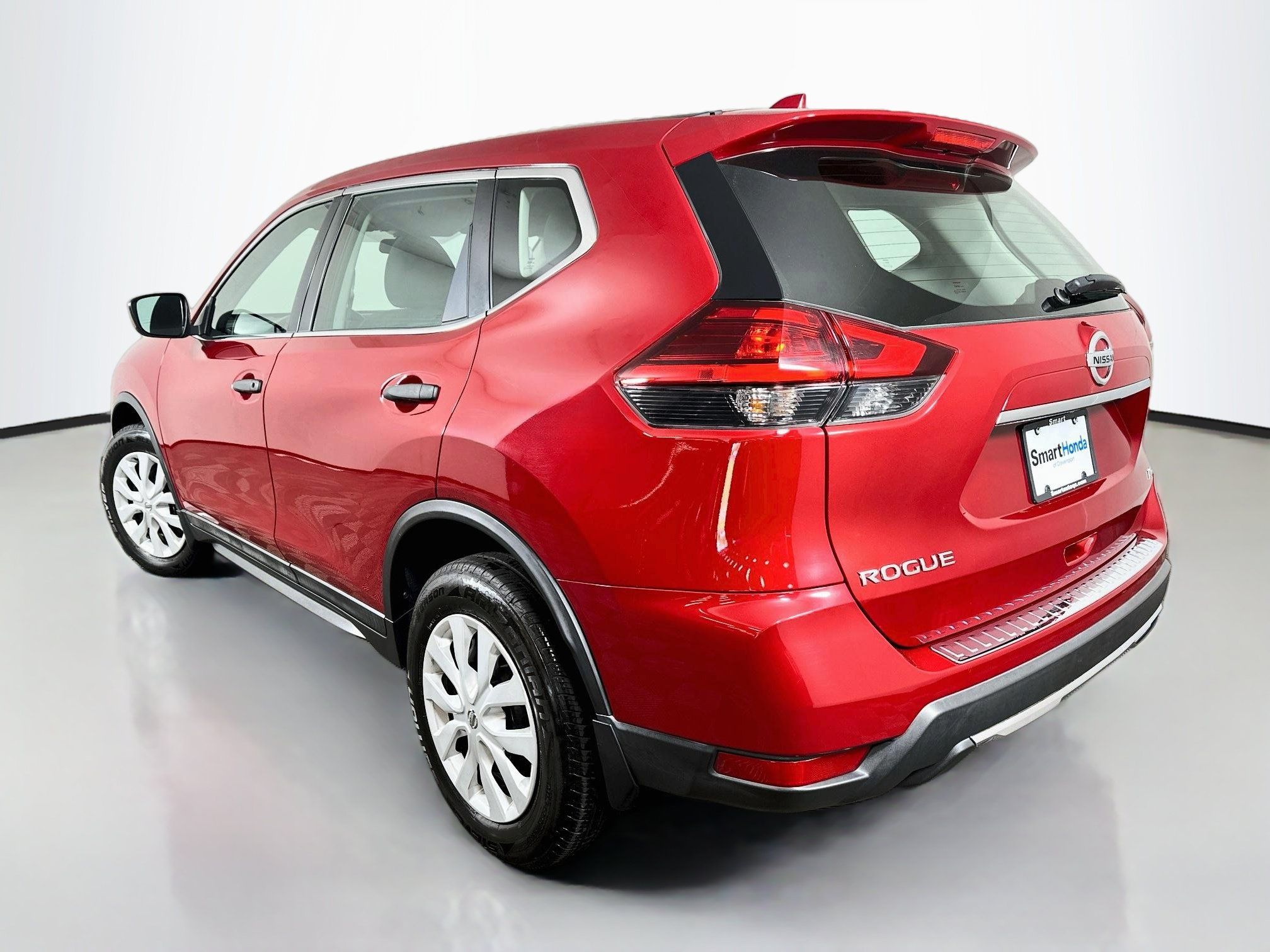 Used 2017 Nissan Rogue S AWD/4WD image 5