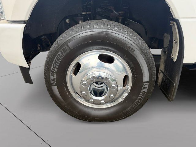 Used 2019 Ford F350 Limited AWD/4WD image 9