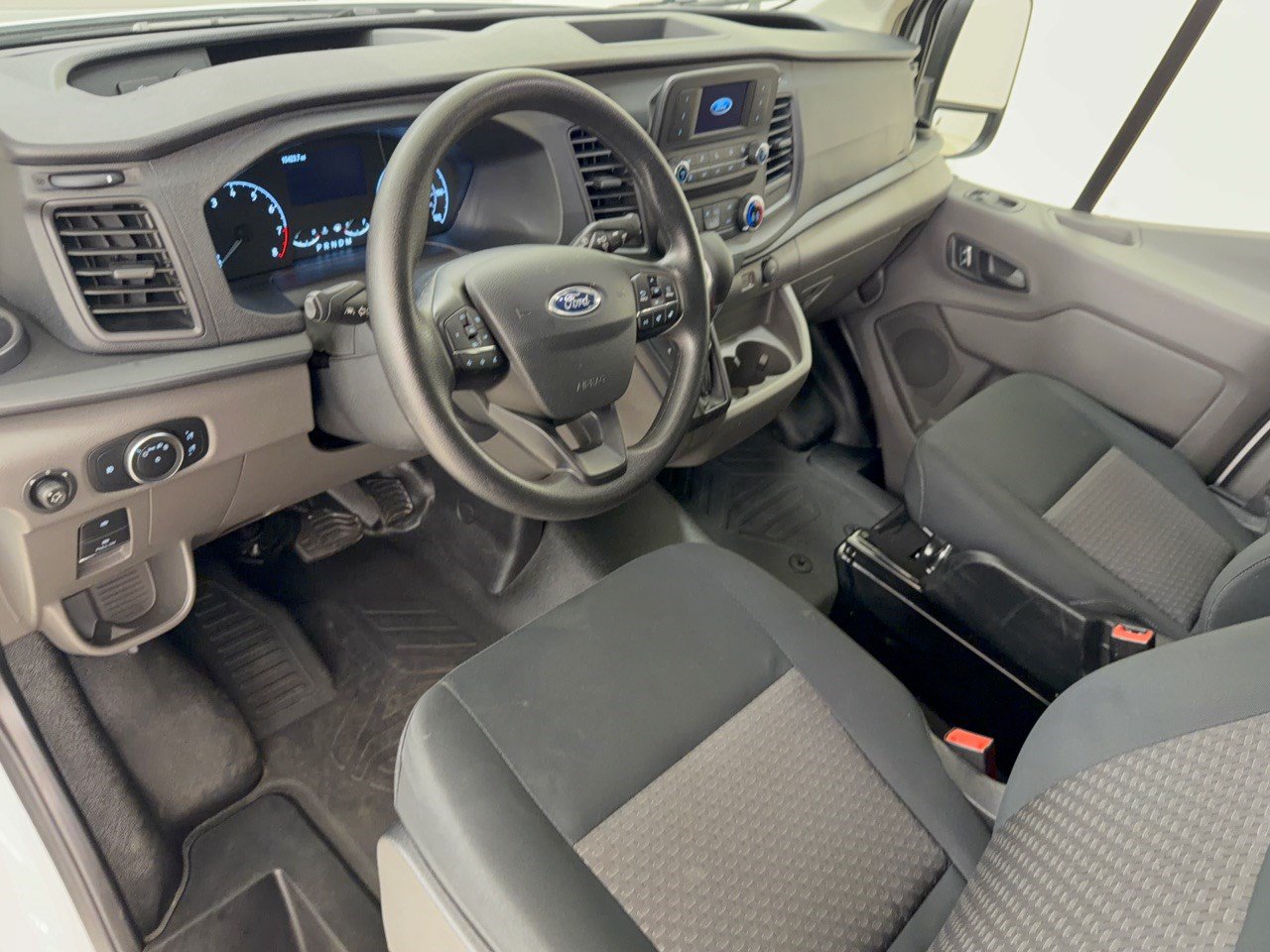 Used 2025 Ford Transit 250 Low Roof w/ Exterior Upgrade Package RWD image 4