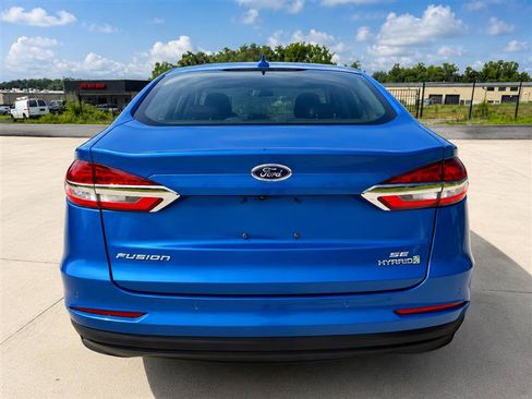 Used 2019 Ford Fusion SE FWD image 6
