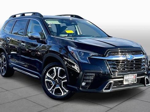 Used 2023 Subaru Ascent Touring image 2