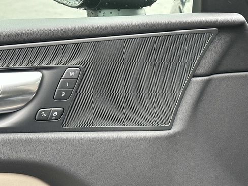 New 2026 Volvo XC60 B5 Core image 12