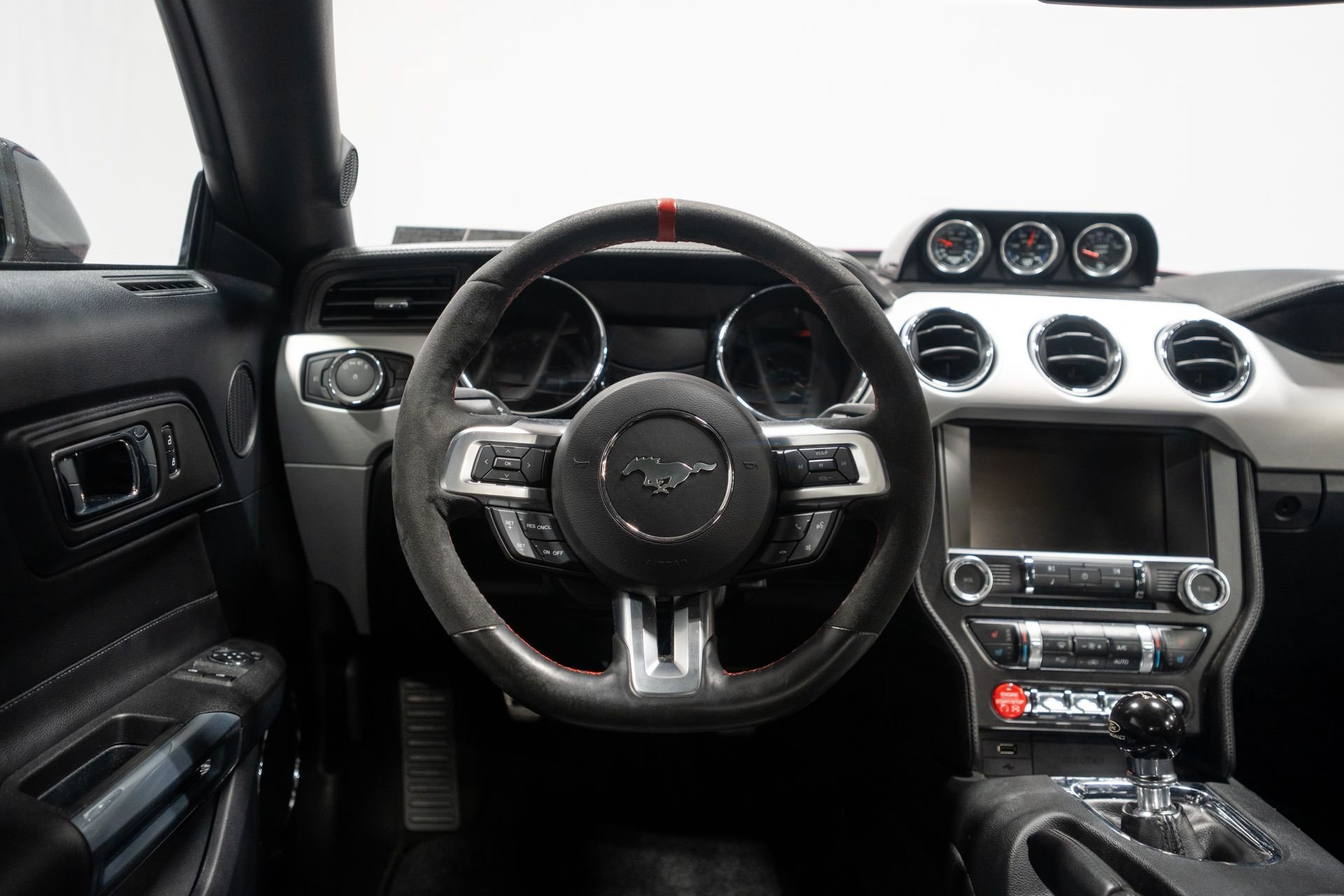 Used 2015 Ford Mustang GT Premium RWD image 18