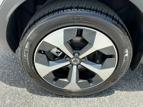Used 2026 Volvo XC40 B5 Plus AWD/4WD image 17