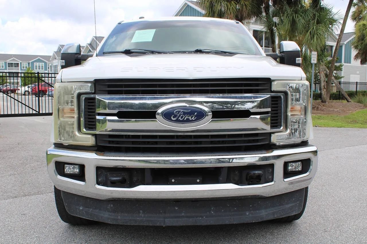 Used 2017 Ford F250 XLT AWD/4WD image 2