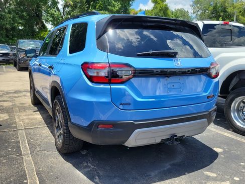 Used 2024 Honda Pilot TrailSport image 4