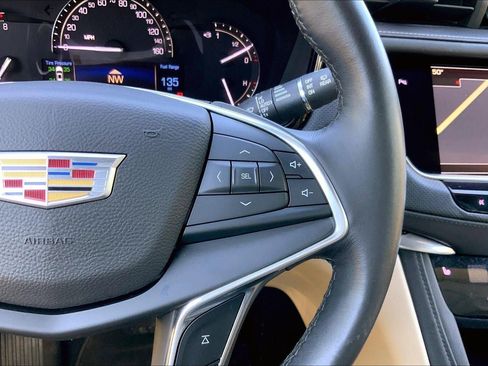 Used 2017 Cadillac XT5 Luxury w/ Driver Awareness Package image 20