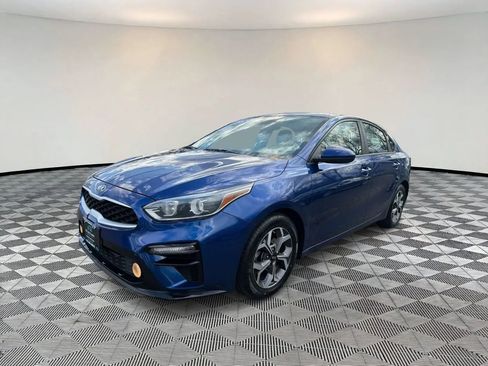 Used 2020 Kia Forte LXS FWD image 3