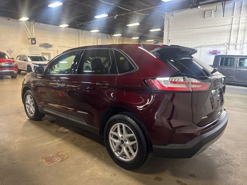 Used 2024 Ford Edge SEL w/ Convenience Package image 2