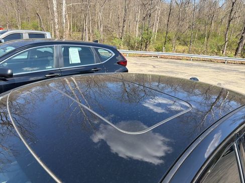 Used 2023 Nissan Altima 2.5 SR w/ SR Premium Package image 2