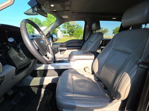 Used 2017 Ford F150 Lariat w/ Equipment Group 502A Luxury AWD/4WD image 12