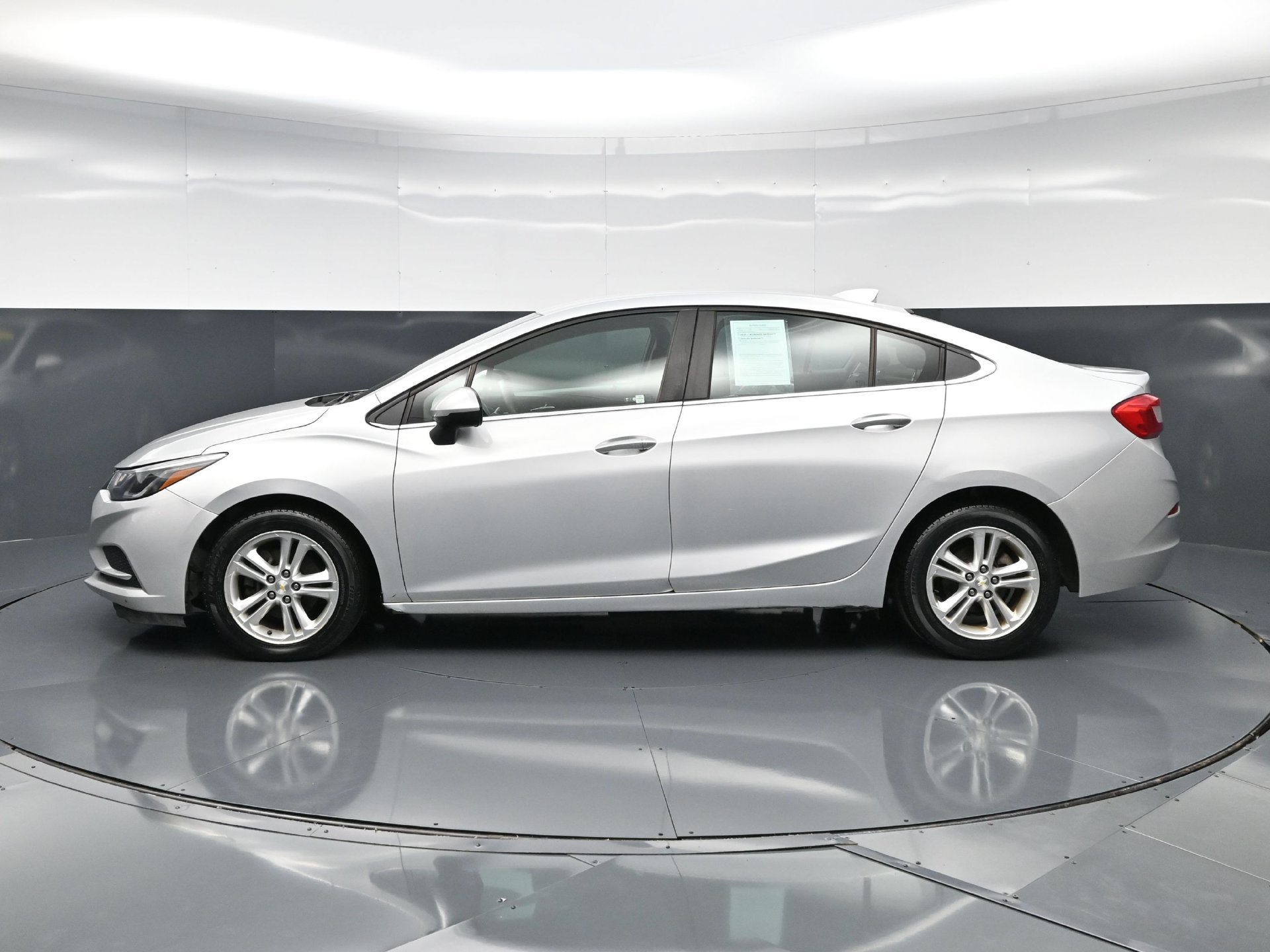 Used 2016 Chevrolet Cruze LT FWD image 5