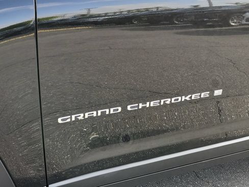 Certified 2022 Jeep Grand Cherokee L Limited AWD/4WD image 25