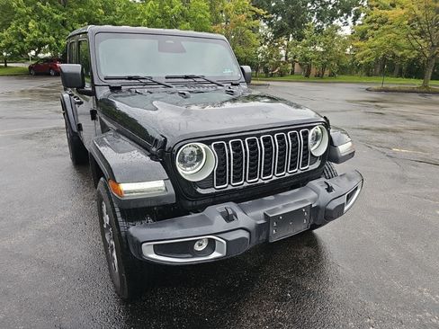 Used 2025 Jeep Wrangler Unlimited Sahara AWD/4WD image 8
