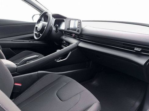 New 2026 Hyundai Elantra SEL Sport FWD image 15