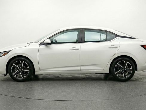 Used 2025 Nissan Sentra SV FWD image 5
