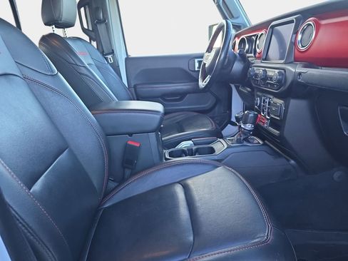 Used 2022 Jeep Gladiator Rubicon w/ Cold Weather Group image 12