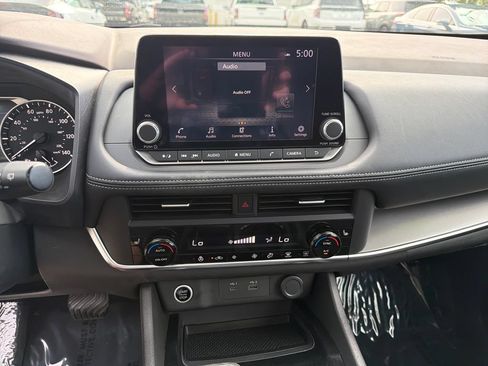 Used 2023 Nissan Rogue SV w/ SV Premium B Package FWD image 27