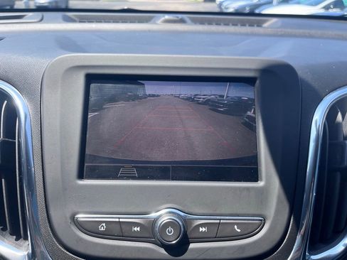 Used 2022 Chevrolet Equinox LT FWD image 13