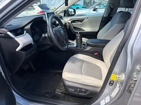 Used 2022 Toyota RAV4 XLE Premium AWD/4WD image 3
