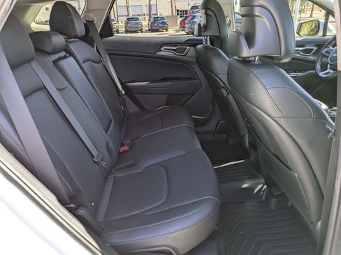 Used 2024 Kia Sportage EX image 27