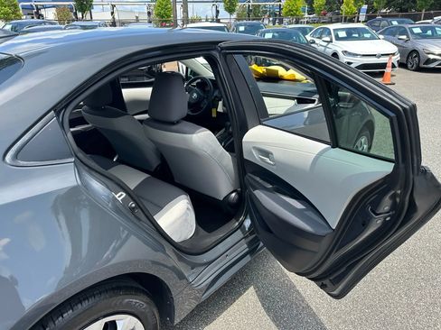 Used 2025 Toyota Corolla LE FWD image 13