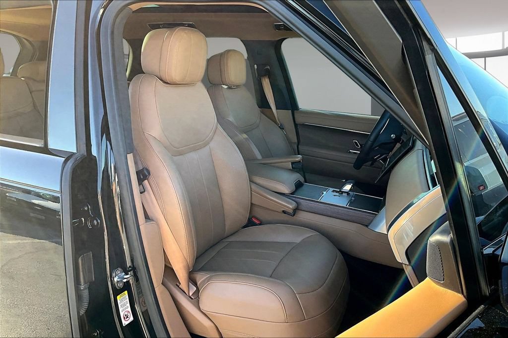 Certified 2025 Land Rover Range Rover SE AWD/4WD image 27